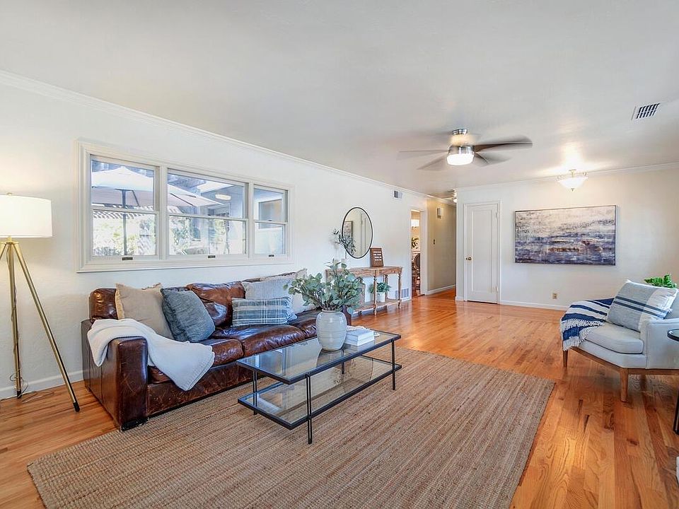 1st image of 100 W Casa Linda Dr