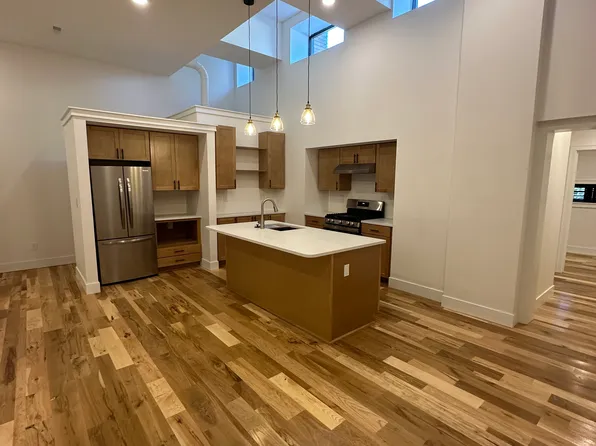 12608 Madison Ave #103, Lakewood, OH 44107