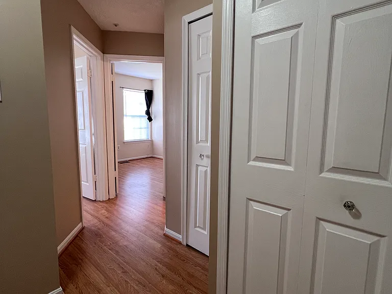 1412 Nestlewood Ct — Photo 10