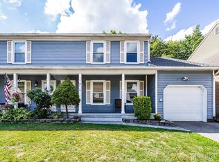 16 Buttonwood Dr, East Brunswick, NJ 08816