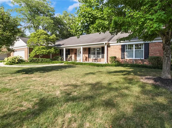 2237 Andover Pl, Charleston, IL 61920