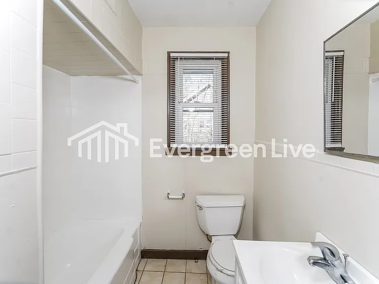 5147 N 58th St — Photo 15