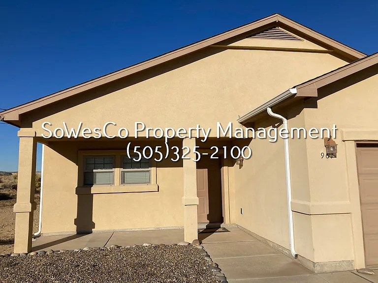 961 Katherine Ave — Photo 2