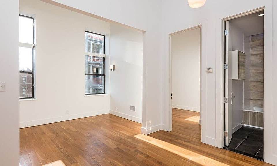 1st image of 949 Willoughby Ave #219