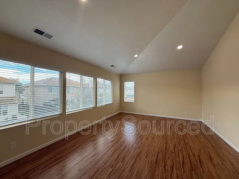 1830 Persimmon Way — Photo 22