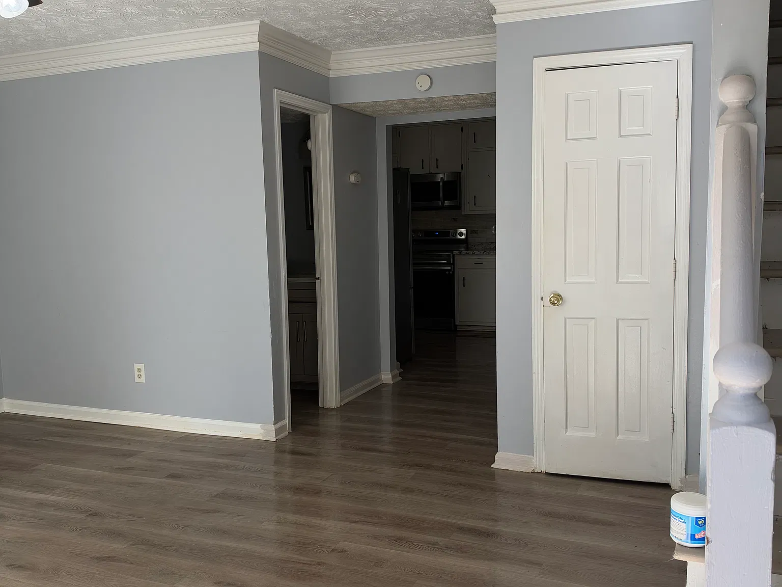 3 bed, 1300 sqft, $1,975 — Photo 2