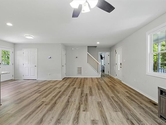 5th image of 3704 Burnham Dr