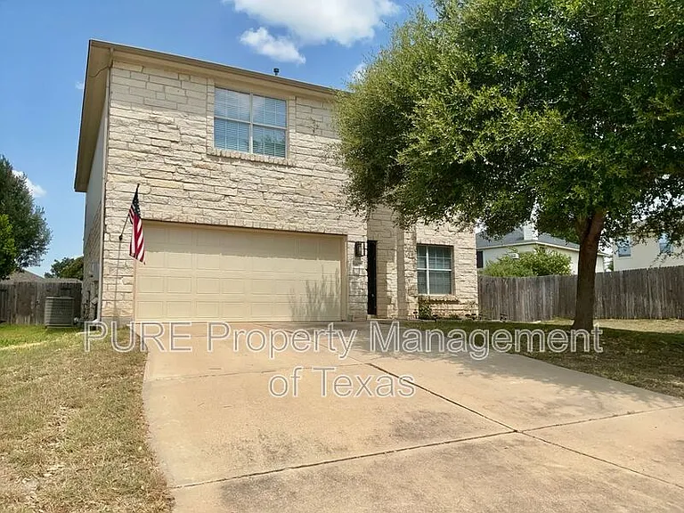 1405 Summercrest Blvd — Photo 2