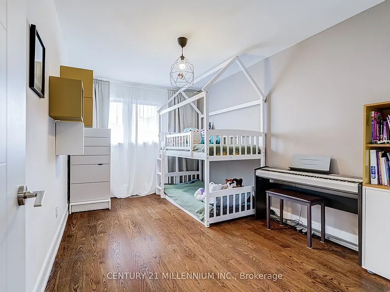 30 Queensmill Ct — Photo 33