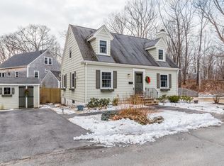 7 Arrow Point Rd, Cape Elizabeth, ME 04107