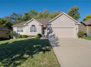 8414 N Elmwood Ave, Kansas City, MO 64156