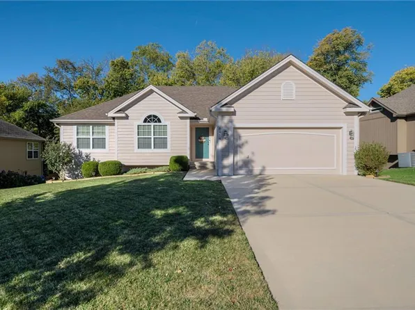 8414 N Elmwood Ave, Kansas City, MO 64156