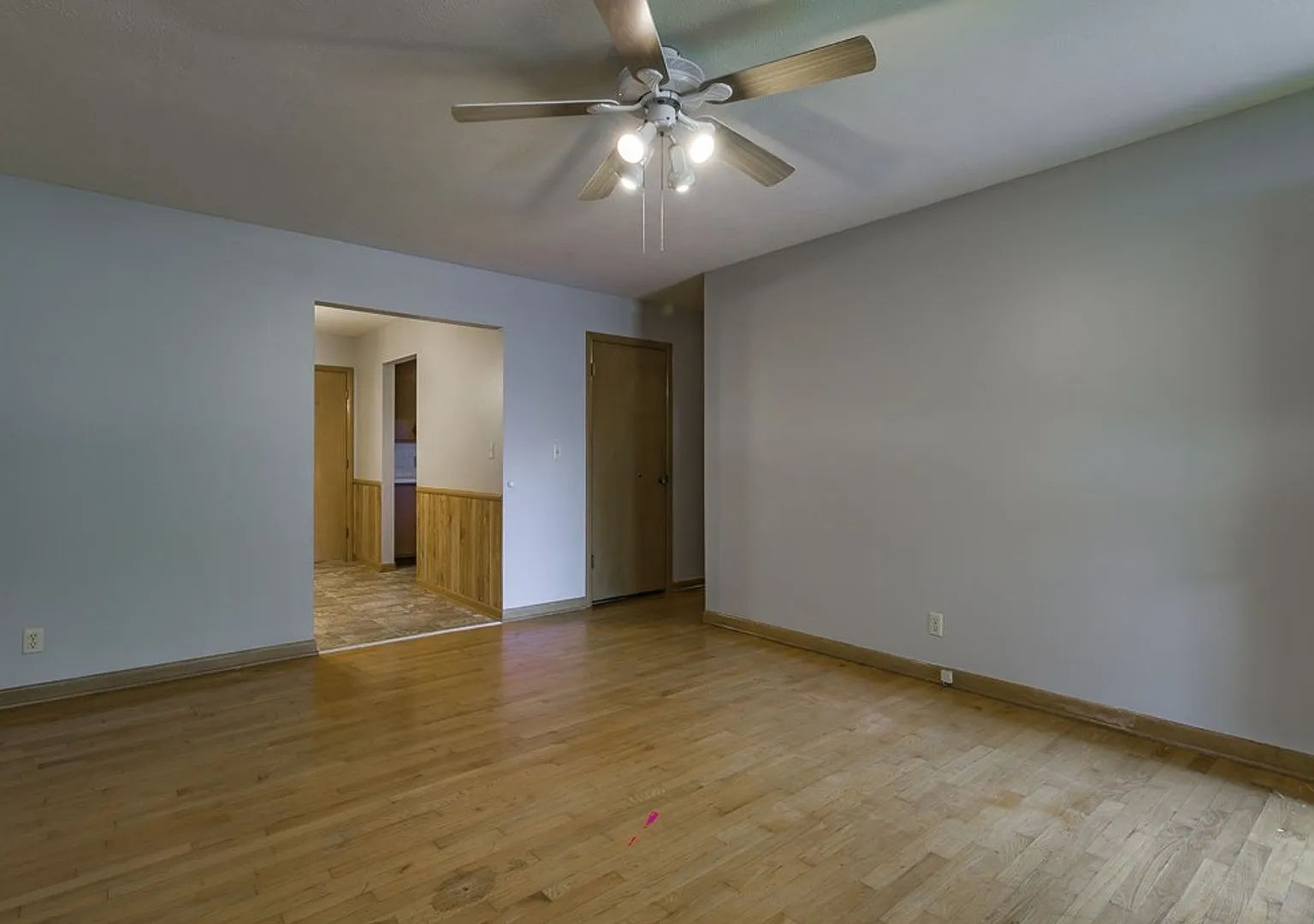 Leasing — Photo 3