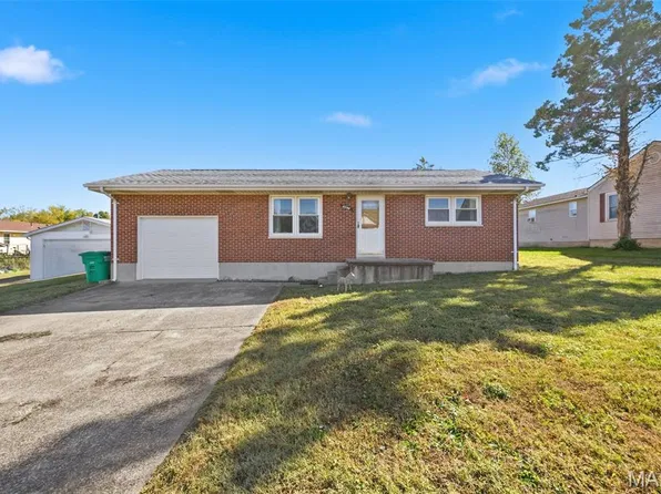 1008 S Jefferson St, Farmington, MO 63640