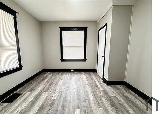 1545 Catalpa St — Photo 5