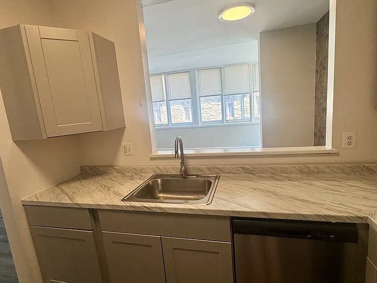 14 E Chase St #203 — Photo 3