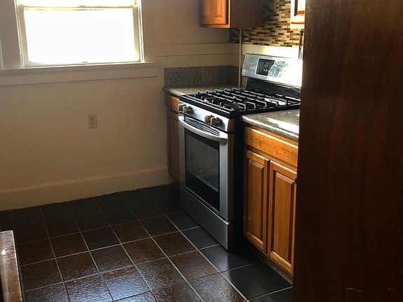 4th image of 1433 Kellam Ave