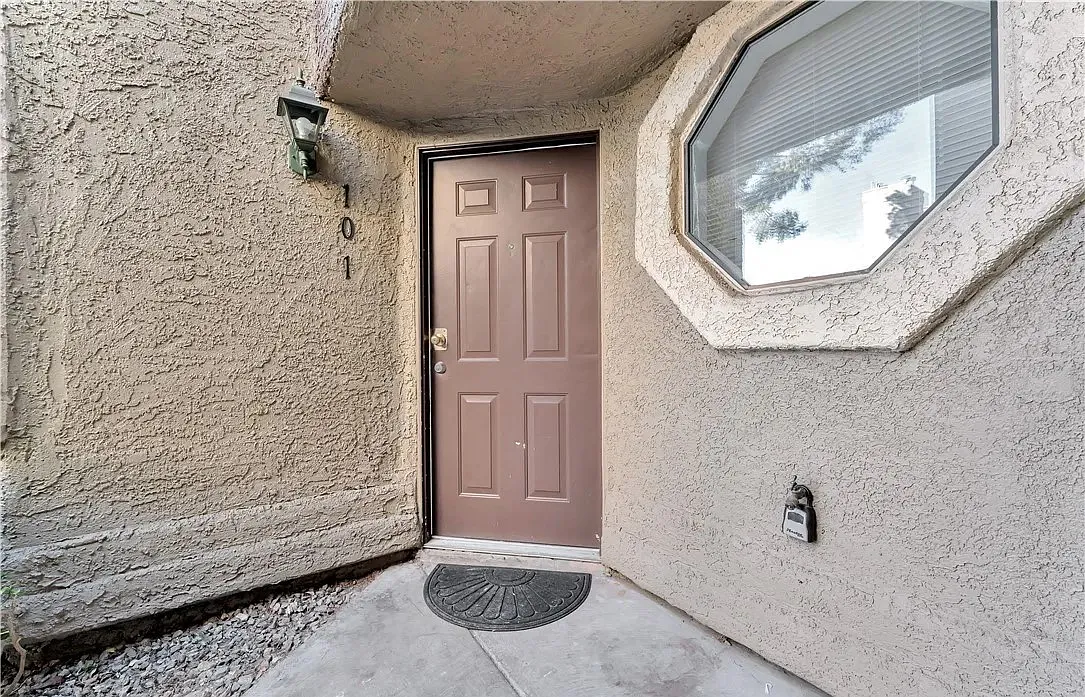 3 bed, 1163 sqft, $1,700 — Photo 3