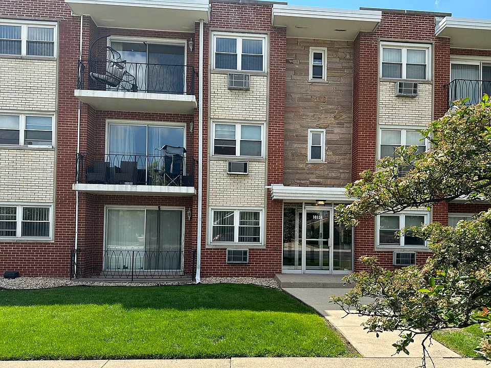 10524 S Pulaski Rd #3SE
