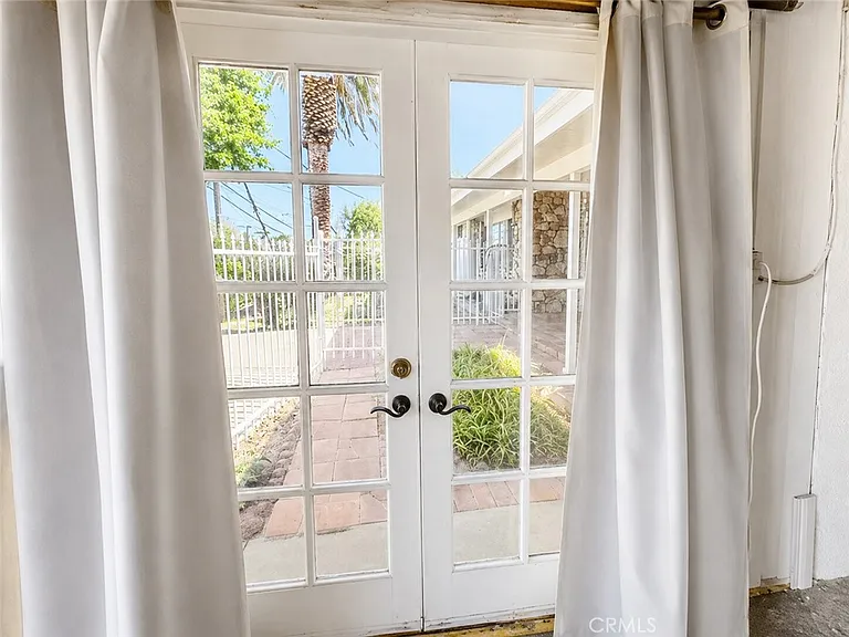 24010 Hatteras St — Photo 24