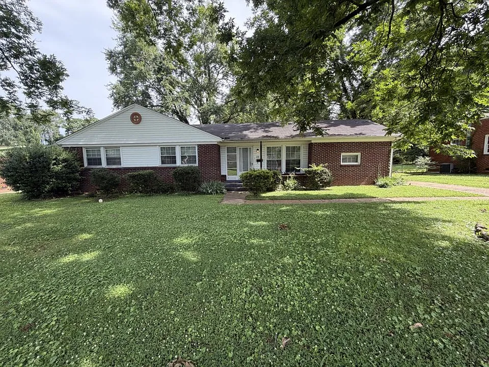 2116 Gilbreath Rd NW