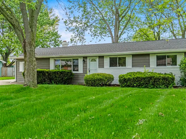 3725 Pineview Dr, Fort Wayne, IN 46815