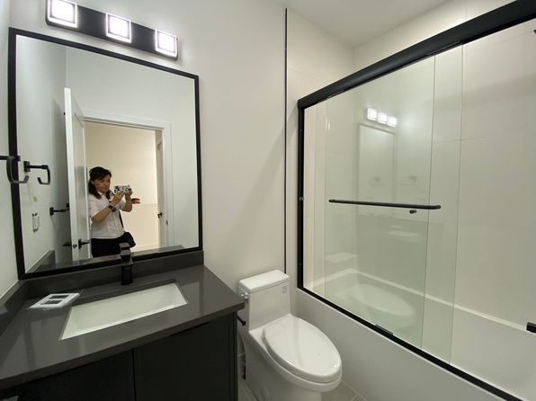 3 bedroom rental in Surrey — photo 15