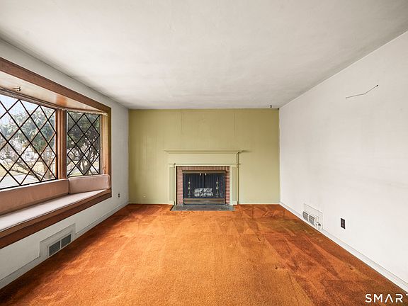 5th image of 9 Foxcroft Road