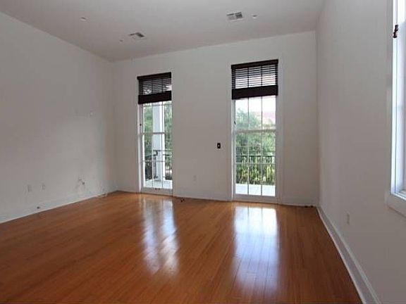 High Ceilings & Wood Flrs