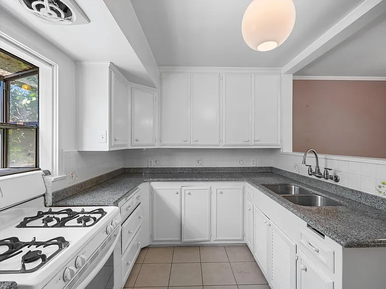 1933 Meridian Ave — Photo 24