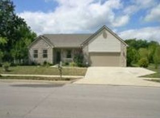 4762 Golden Grove Dr, Groveport, OH 43125