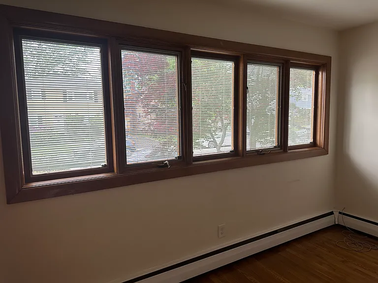 861 Hobson St — Photo 3