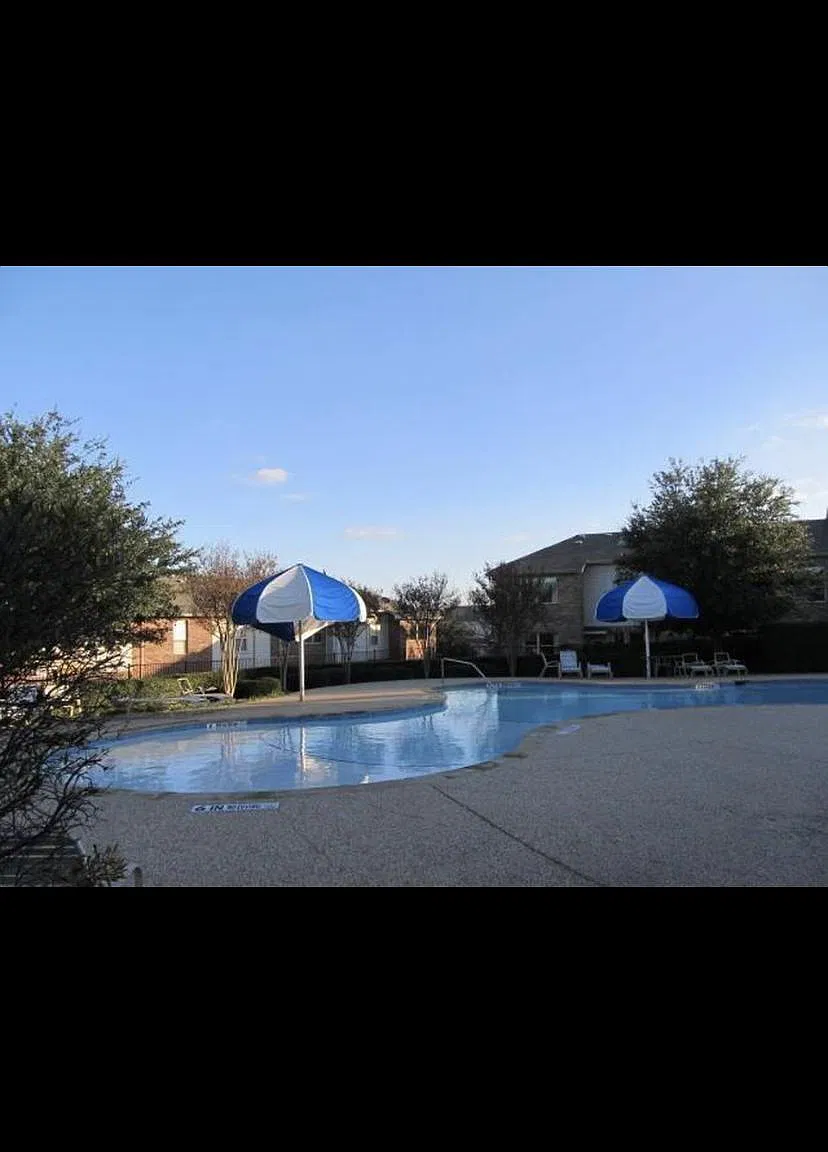 3 bed, 1977 sqft, $3,099 — Photo 4