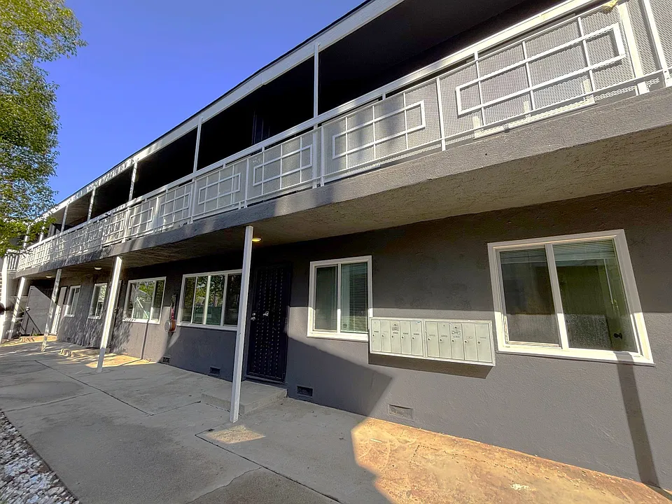 1745 Magnolia Ave #1
