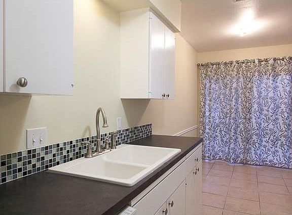 3rd image of 2528 Berkett Dr
