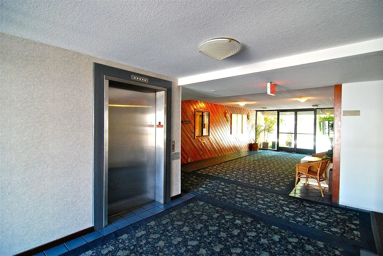 Fairmont — Photo 4