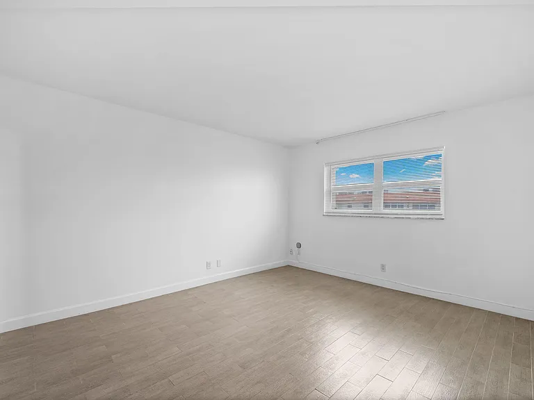 5321 NE 24th Ter #506A — Photo 13