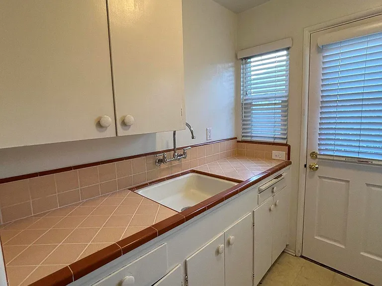 530 E Anapamu St #B — Photo 5