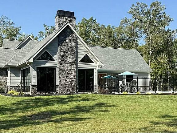 3rd image of 385 Sunset Harbor Dr