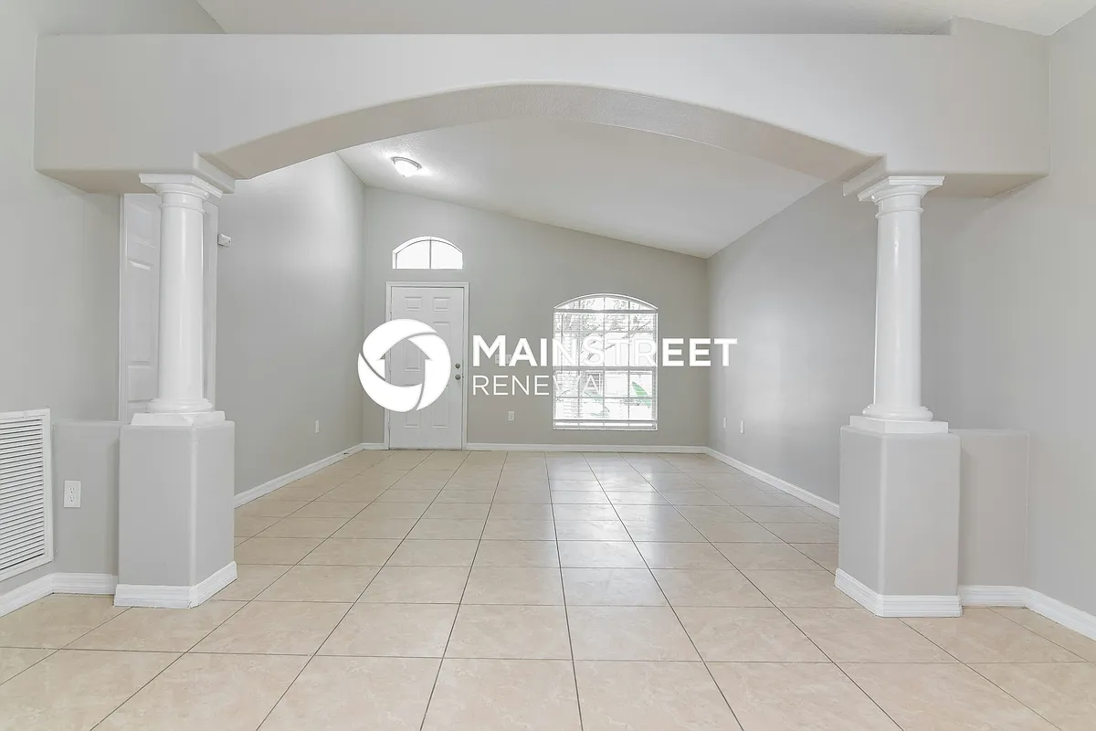 Living Room - 9503 N Hyaleah Rd