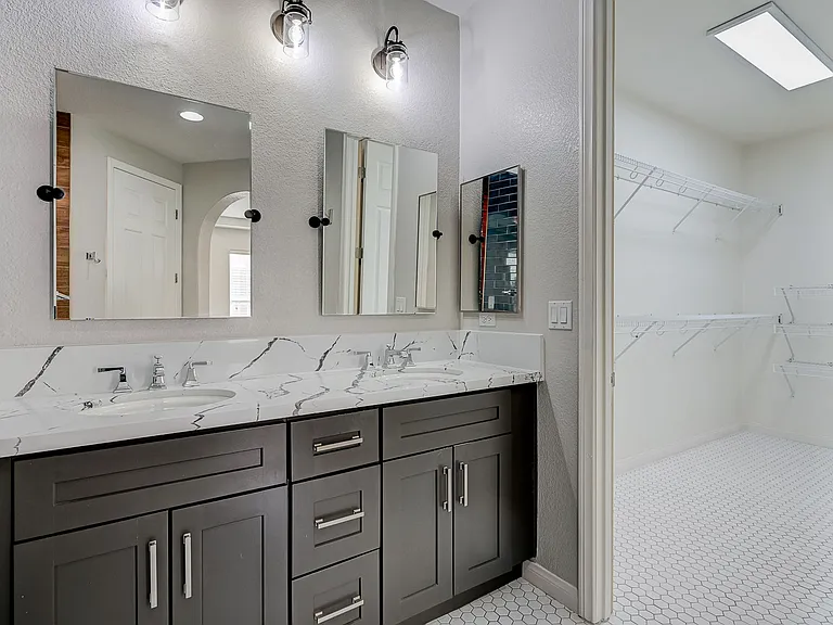 2429 Granada Bluff Ct — Photo 28