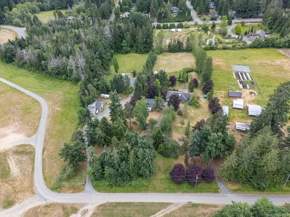 880 Garden Rd E, Qualicum Beach, BC V9K 1N2