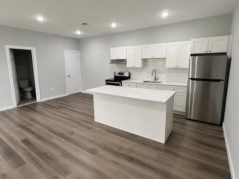 207 Governor St #2 — Photo 7