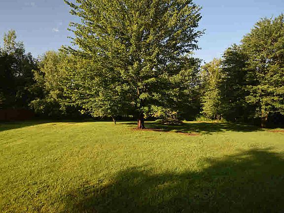 5th image of 17915 Lakefield