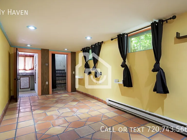 228 N Pearl St #1 — Photo 15