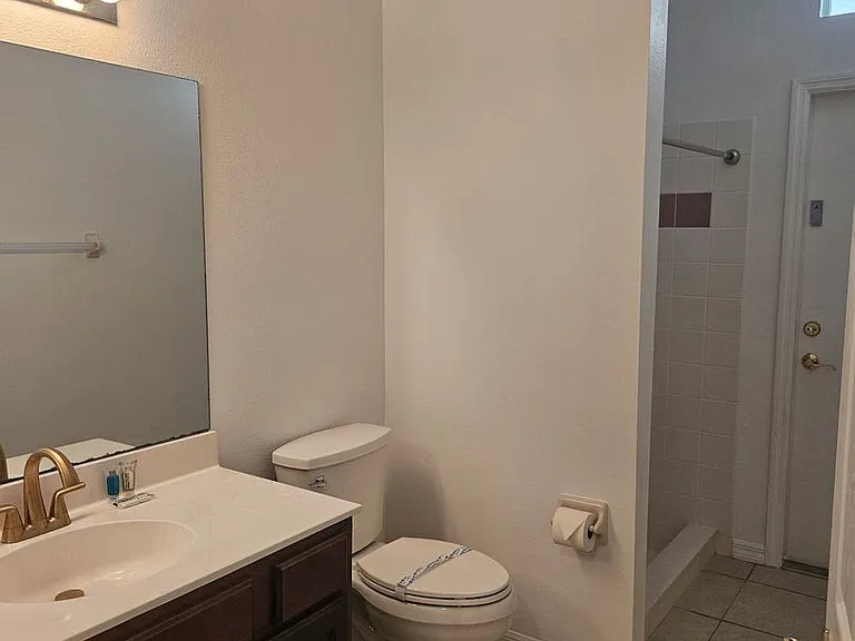 1 Emmons Ln — Photo 41