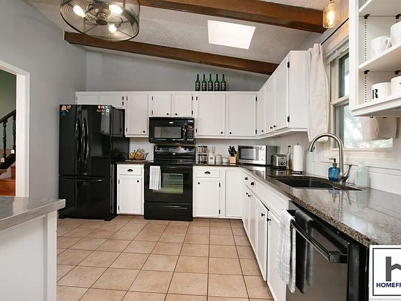 5th image of 2109 Farmingdale Ct