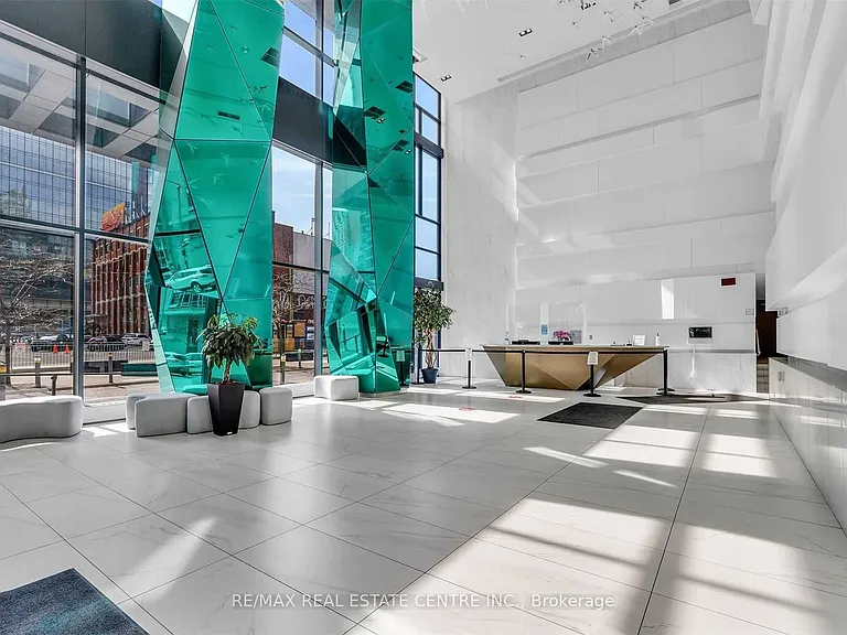 352 Front St W #1413 — Photo 4