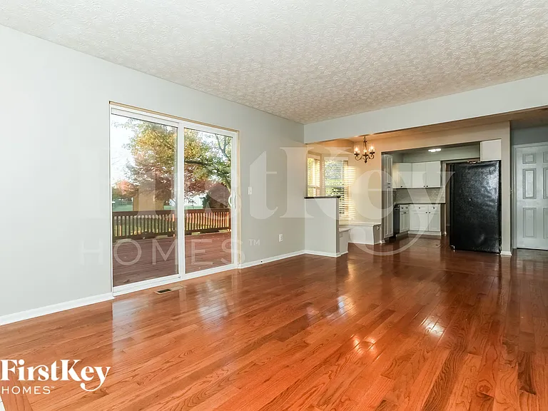 5458 Concord Crossing Dr — Photo 4