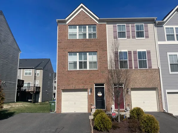 201 Woodstream Cir, Stafford, VA 22556